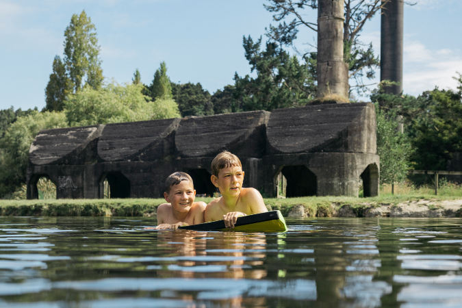 f0265306f249c2c80b82813b3dcbdff7_38-421182-rodney-large